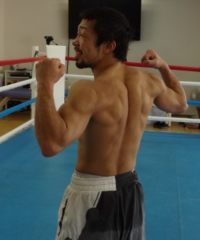 八重樫東広背筋（ボクシングニュース）