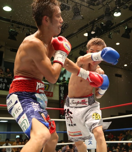 村中が粉川下して新王者（ボクシングニュース）