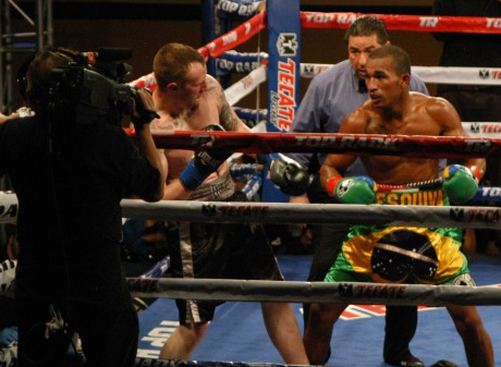 falcan ファルカンがTKOでプロ初陣(ボクシングニュース)