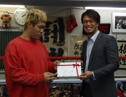 ishidafujimoto 石田とヘビー級王者藤本が記者会見(ボクシングニュース)