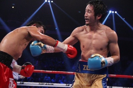 ゾウがプロ初のKO勝利（ボクシングニュース）