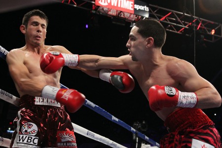 ガルシア2-0辛勝、ワイルダー初回KO勝ち（ボクシングニュース）