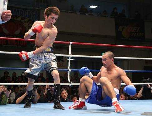 天笠がTKOで初防衛（ボクシングニュース）