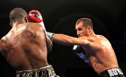 コバレフ7回KOでV2（ボクシングニュース）