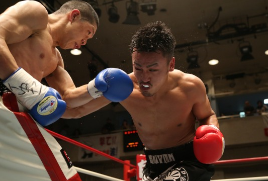 takayama 高山が鈴木に辛勝、日本ウェルター級V3(ボクシングニュース)