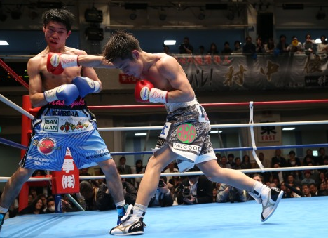 muranaka 村中が黒田を10回TKO、初防衛成功(ボクシングニュース)