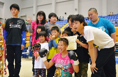 shindo 真道ゴーが8回TKOでV2(ボクシングニュース)