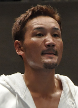 eguchi 元日本ミドル級王者の江口が引退式(ボクシングニュース)