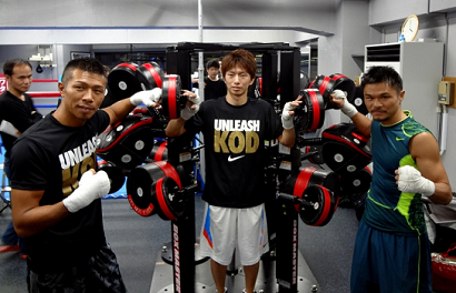 watanabe1 内山高志が統一戦に意欲、ワタナベ勢公開練習(ボクシングニュース)