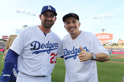 golo2 ゴロフキンがドジャース戦で始球式(ボクシングニュース)