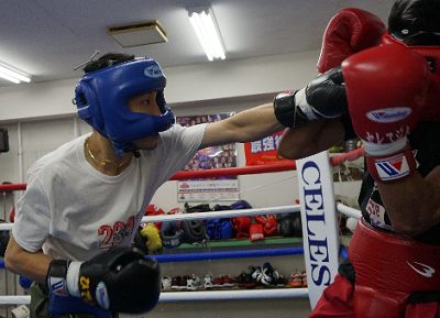 iwasa1 岩佐亮佑が公開練習(ボクシングニュース)