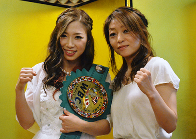 kuroaki 黒木優子と秋田屋まさえが計量パス(ボクシングニュース)