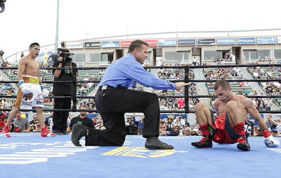 cuellar クエジャールがダルチニアンをTKO(ボクシングニュース)