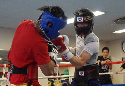 山中慎介が新たな試み、ネリ戦に向け接近戦練習 | Boxing News