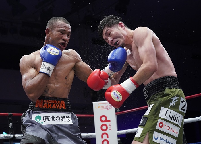 超激闘！ 齋藤麗王、渡邊海を逆転TKOで王座に – Boxing News
