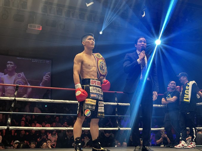 ボクシング 宇津木秀、貫禄の2回TKO勝ち WBO-APライト級V2 – Boxing News