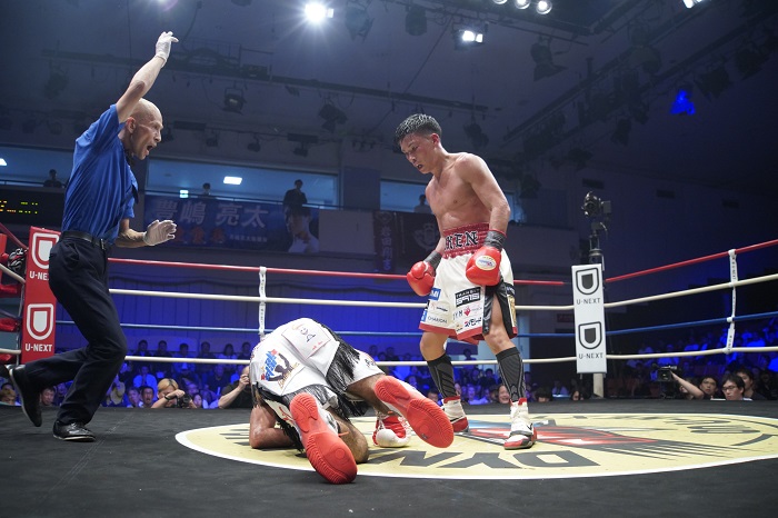 前世界王者の岩田翔吉がTKO再起 ライト級ホープ対決は高橋麗斗が川口髙